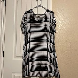 Womens midi pocket dress